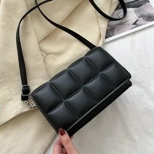 Elegant Black Quilted Women's Bag